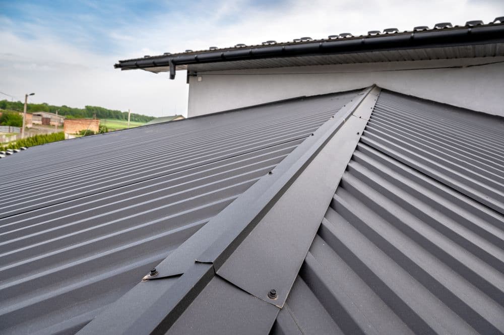 Metal Roofing vs. Asphalt Shingles